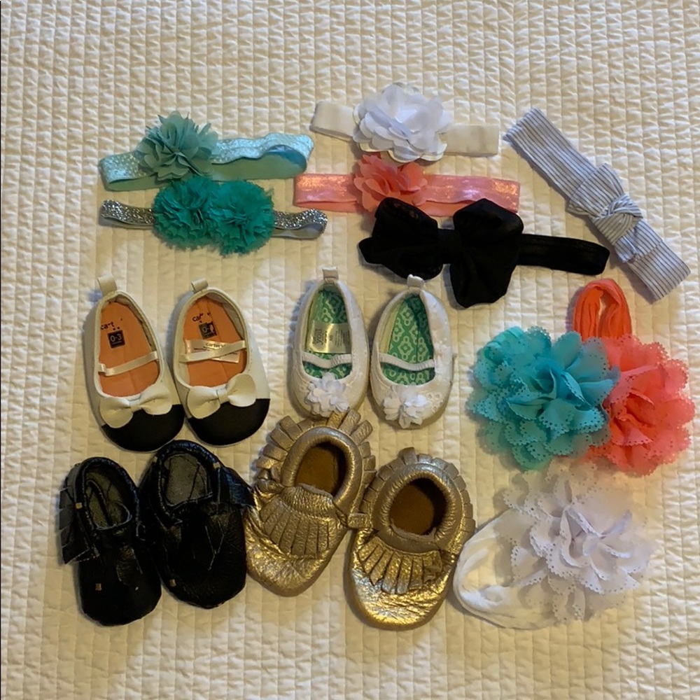 Lot. Baby shoes and headbands.